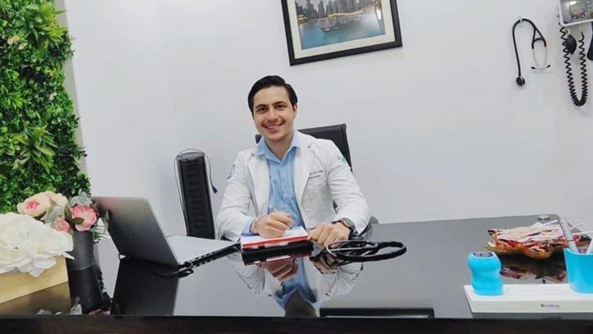 El gastroenterólogo y divulgador, Juan Francisco Ortiz.