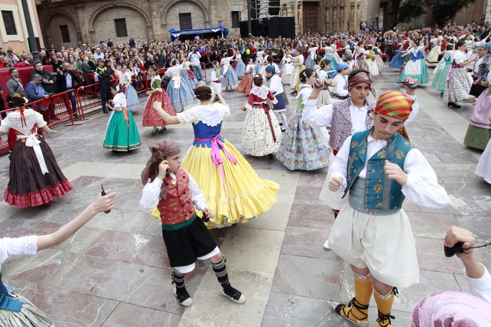 Dansà infantil a la Virgen