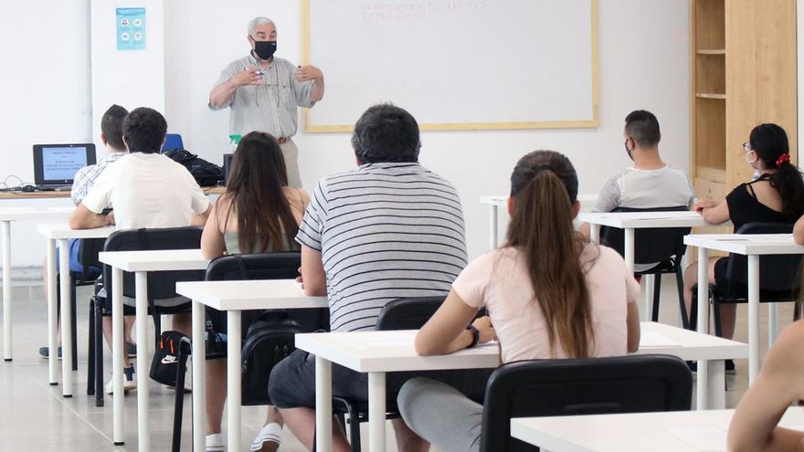 Los cursos a la carta permiten formar a los parados de Onda en aquellas especialidades que requieren las empresas de la localidad.