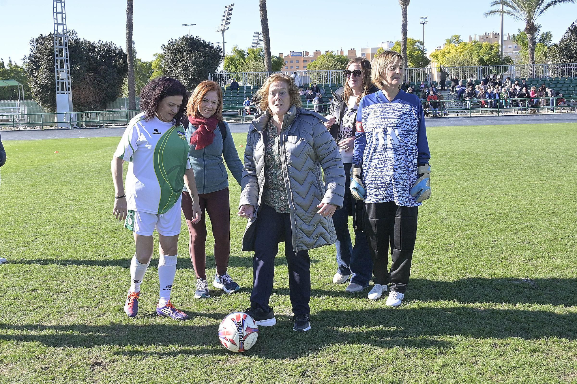 Partido de futbol benefico populares informadores
