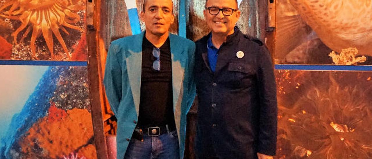 Francisco (i) y Miguel Cedrés, anoche momentos antes de leer el pregón.