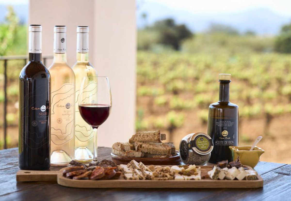Las catas incluyen productos de la tierra y en Can Rich, aceite de elaboración propia. | CAN RICH