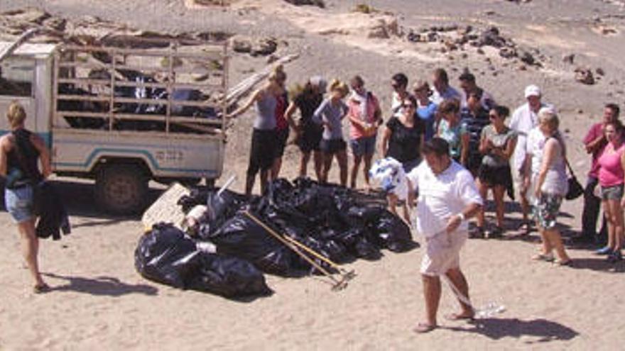 Imagen de la basura recolectada en la costa de La Pared. i  LP/DLP