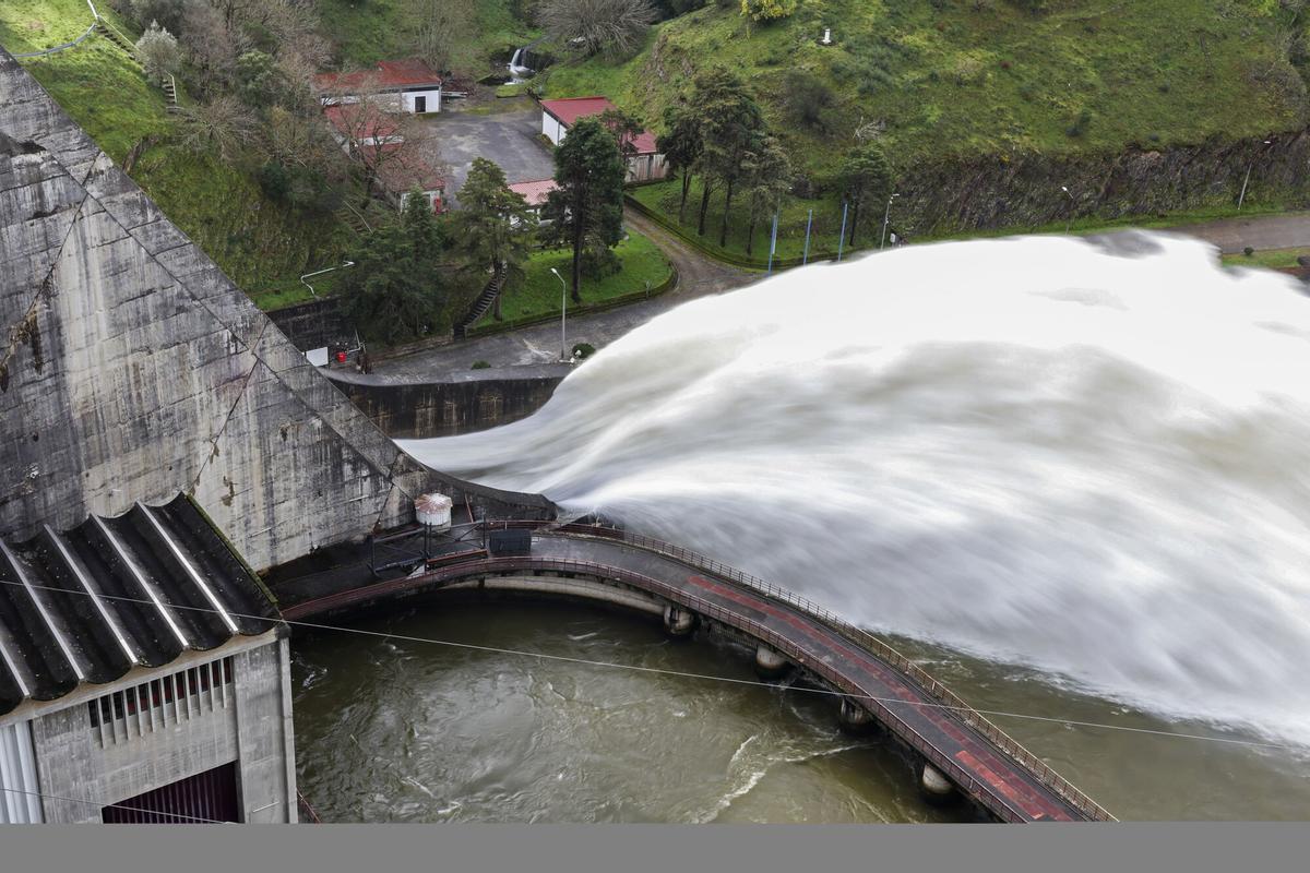 Portugal  prepara evacuar a miles de personas por riesgo de inundaciones graves