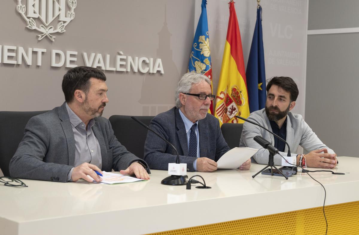 Julio Máñez, Emiliano García y Javier Mateo presentaron la iniciativa.