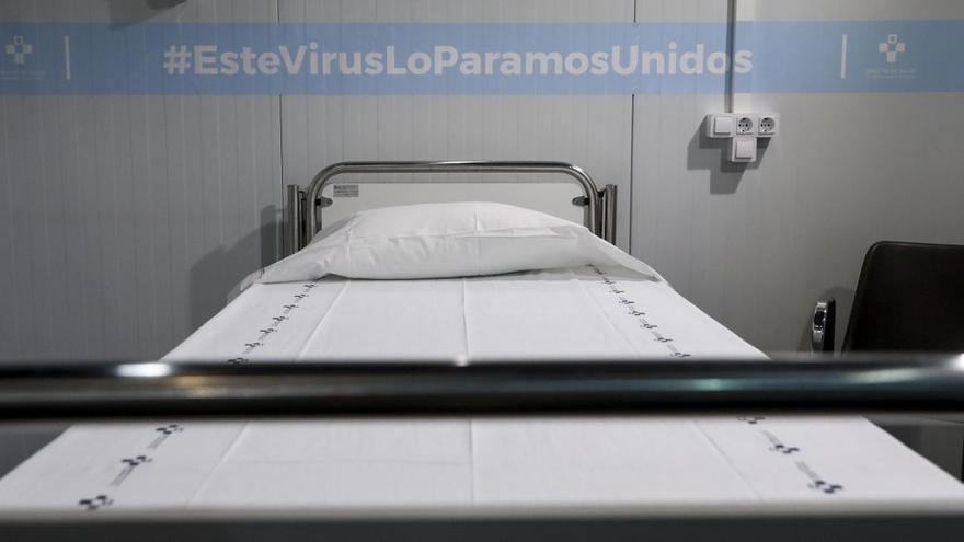 Una de las camas preparadas para la hospitalización en la Feria de Muestras.