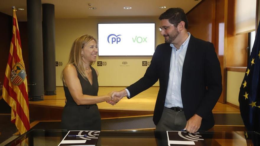 PP y Vox firman el primer Gobierno de coalición de derechas en Aragón
