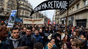 "Mientras Francia se levanta cada vez que la política traiciona el interés común, España se resigna"