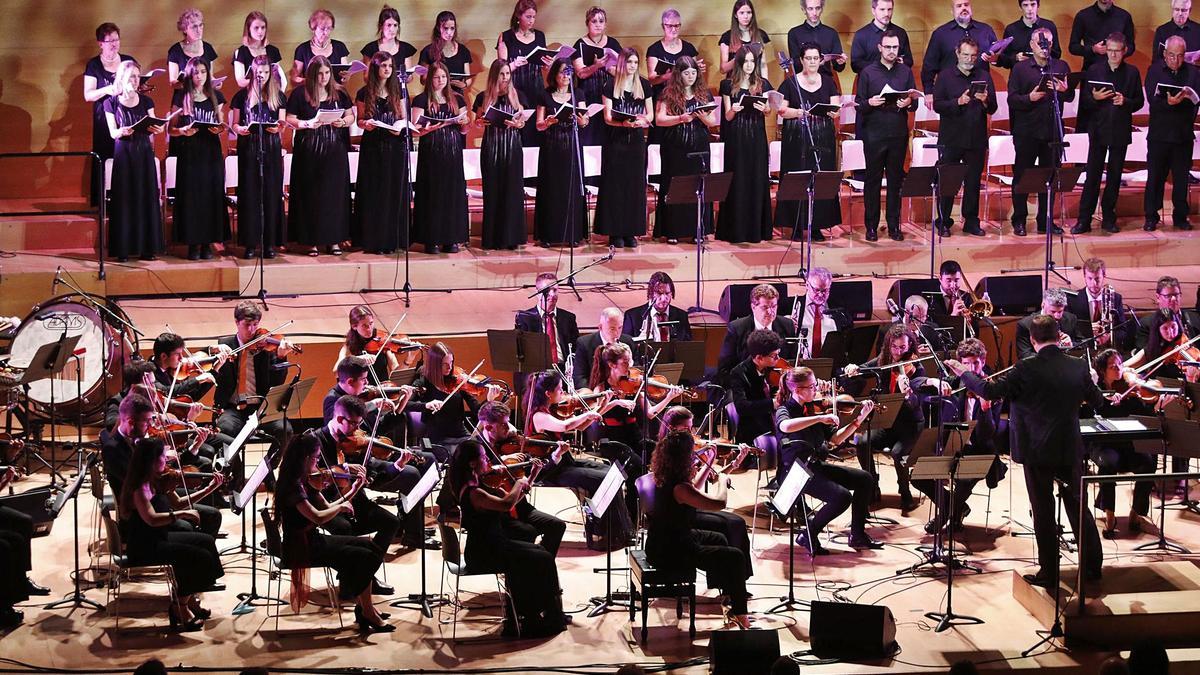 L’estrena de l’espectacle, 
que es pot veure fins
demà, es va fer ahir a 
l’Auditori.Aniol Resclosa