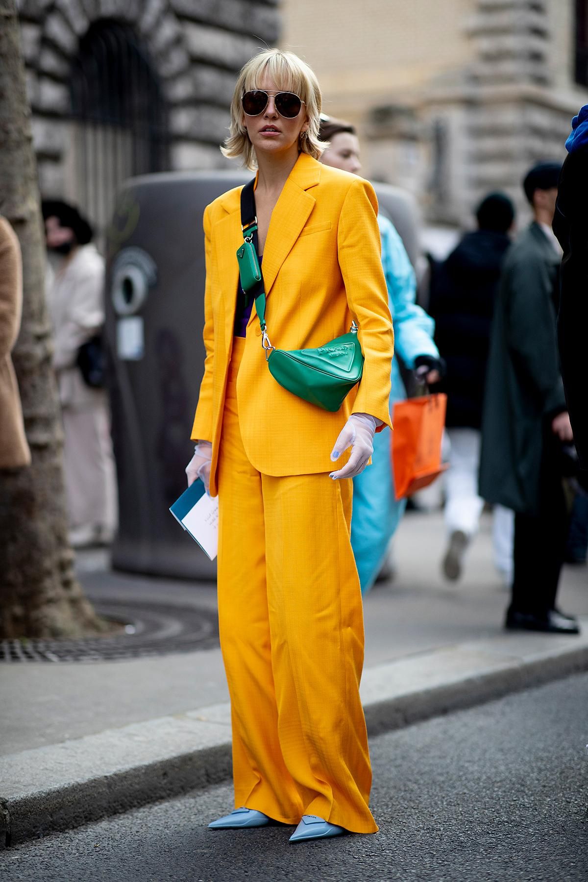 Trajes de chaqueta de colores.
