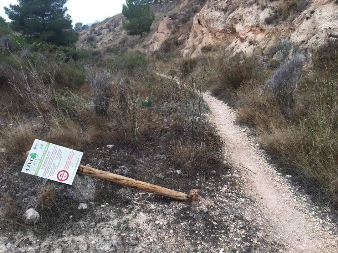 Vandalismo en parajes naturales de Monóvar