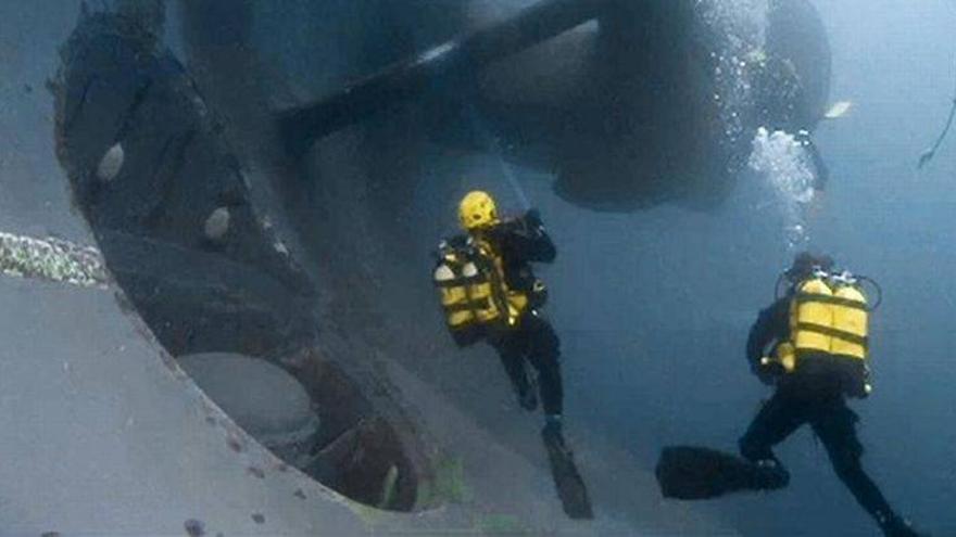 Un submarinista español muere mientras trabajaba para remolcar el &#039;Costa Concordia&#039;