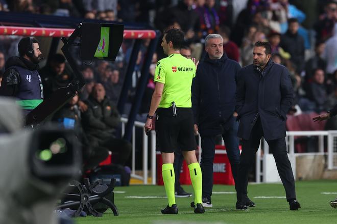 FC Barcelona - Valencia CF, el partido de la jornada 33 de LaLiga EA Sports, en imágenes.