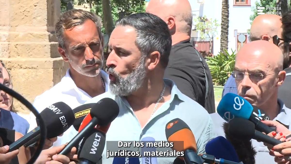 Abascal pide la militarización de la frontera de Ceuta "hasta que sea necesario"