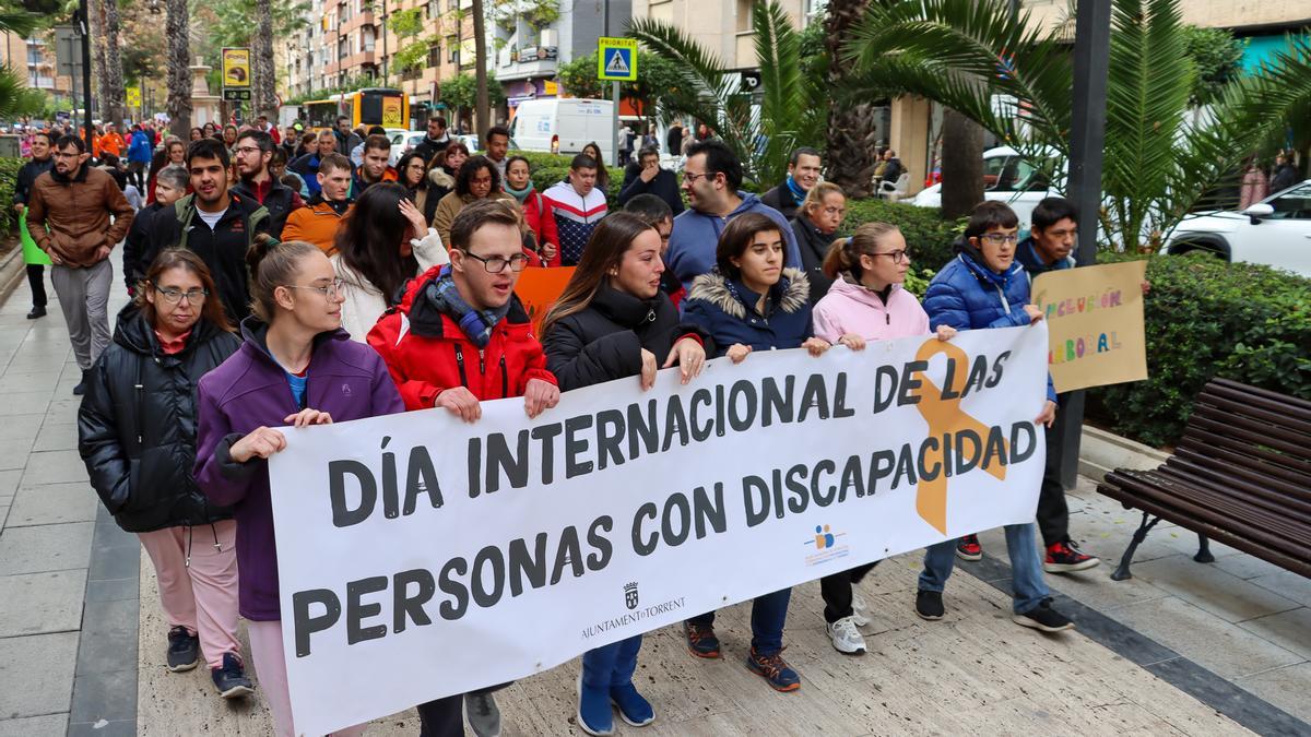 Marcha reivindicativa en Torrent por el día de las personas con discapacidad