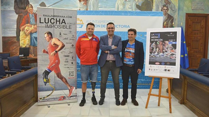 Acto de presentación de la Media Maratón de Rincón de la Victoria.