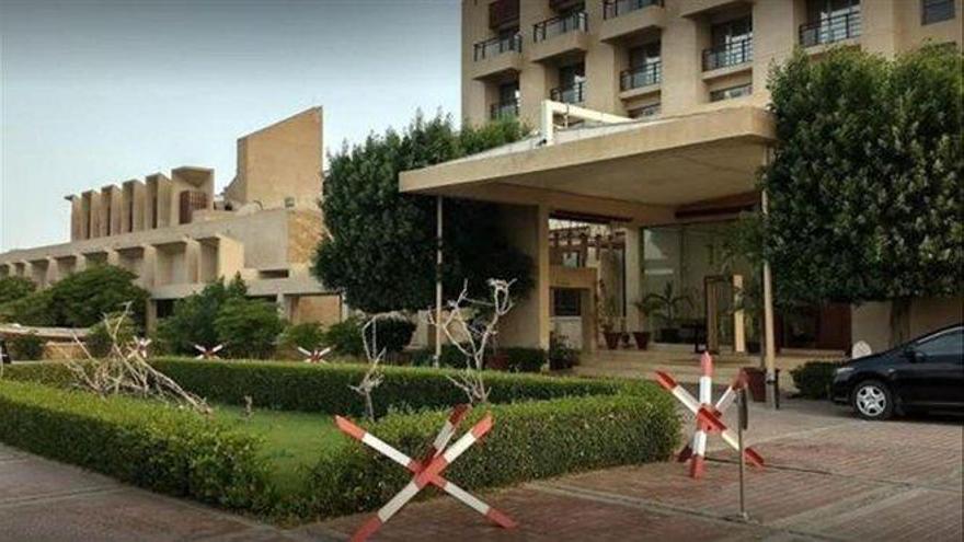 Un guardia y tres terroristas mueren en un ataque a un hotel de lujo en Pakistán