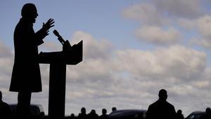 Joe Biden en un acto de campaña este lunes. 