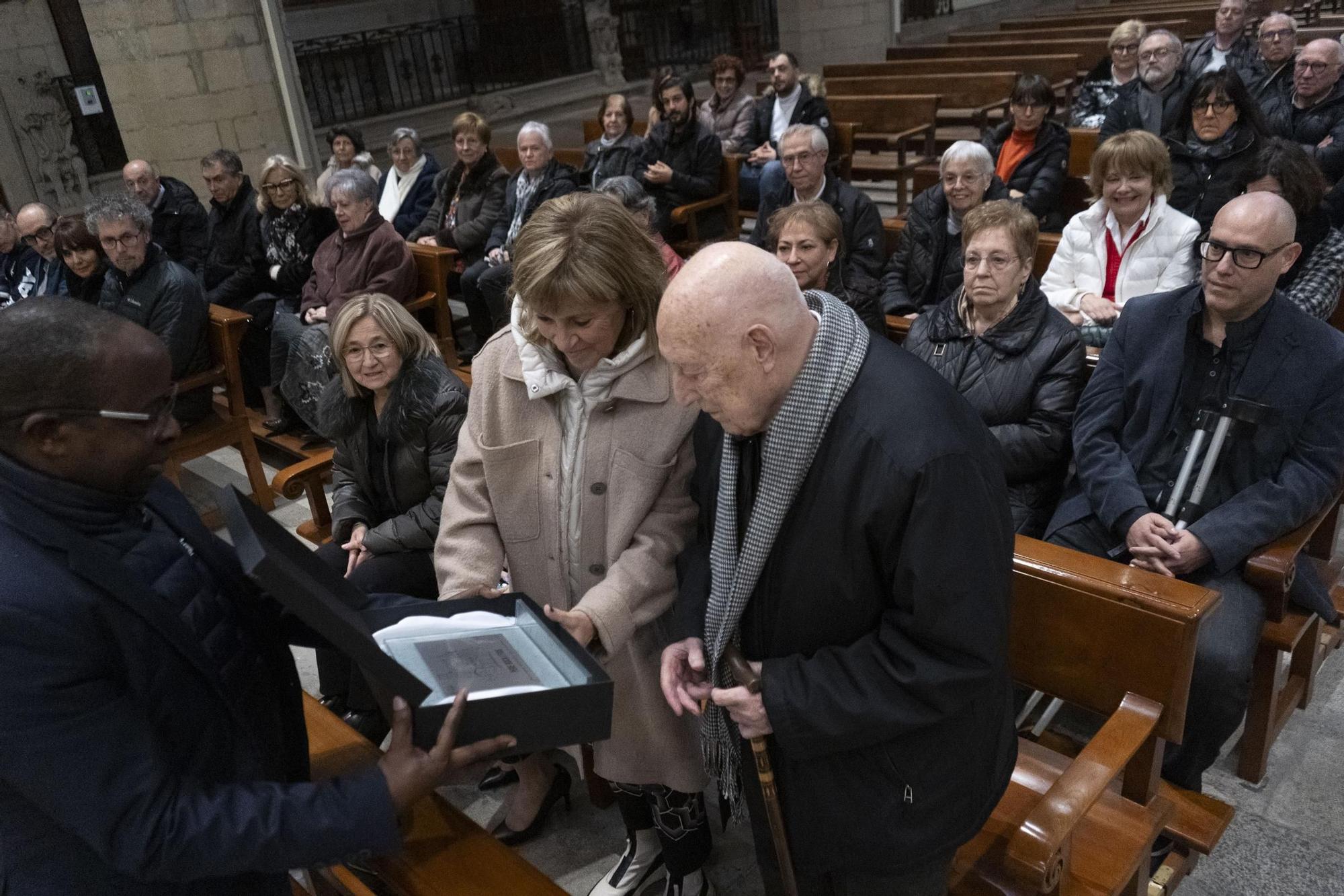 Homenatge a Pere Roca i Fius, "decorador", per la seva dedicació a la basílica de la Seu