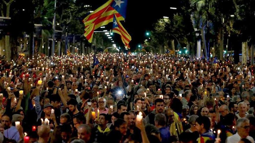 Manifestación en Barcelona, para pedir la libertad de los líderes de la ANC y Òmnium Cultural. // Efe