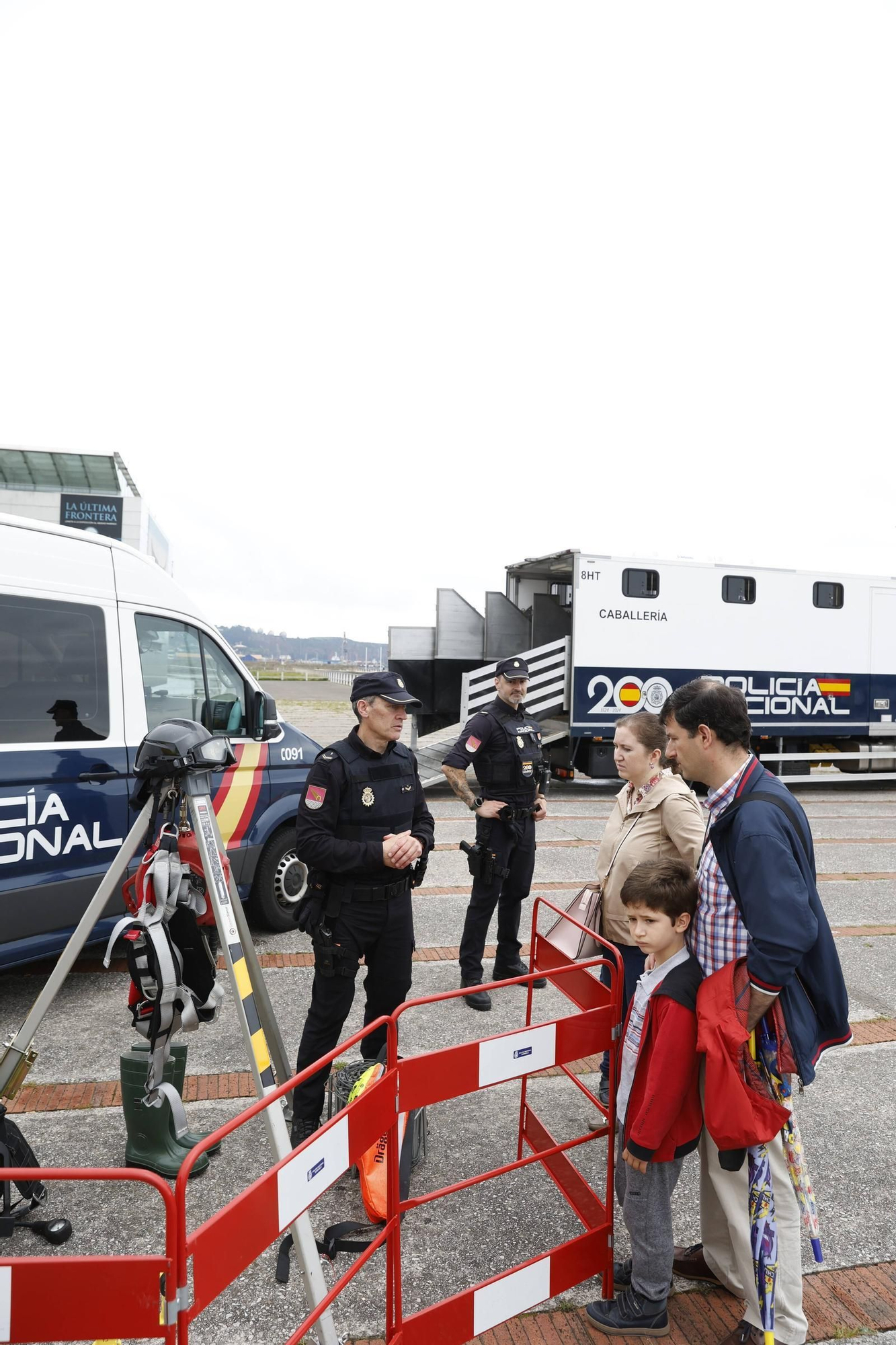 En imágenes: Gijón se vuelca con la "Ruta 091" de la Policía Nacional