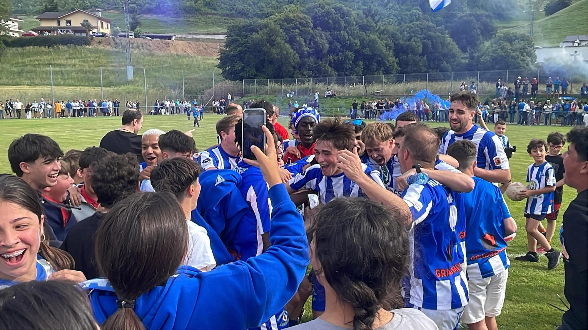 En imágenes: Así fue el duelo entre el Treviense y el Cornellana por un puesto en segunda