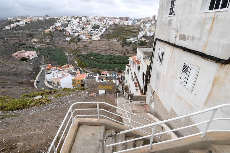 Calle Bandurria y escaleras adyacentes en San Roqu