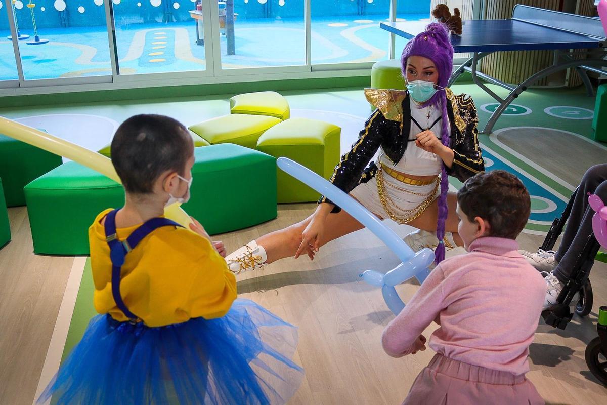 El Materno Infantil de Málaga conmemora el Día Internacional del Cáncer Infantil