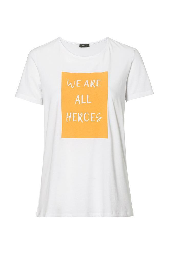 Camiseta solidaria 'We are all heroes' de C&amp;A. (Precio: 9,99 euros)