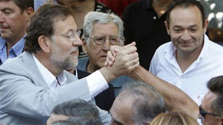 Rajoy dice que subir los impuestos al ahorro es &#039;&#039;disparatado&#039;&#039; y alerta del endeudamiento de España