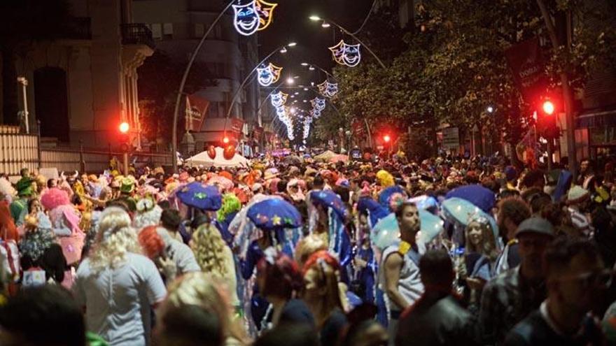 La calle Méndez Núñez, en el Carnaval.