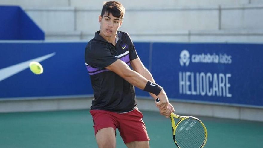 Carlos Alcaraz, en un partido en Manacor.