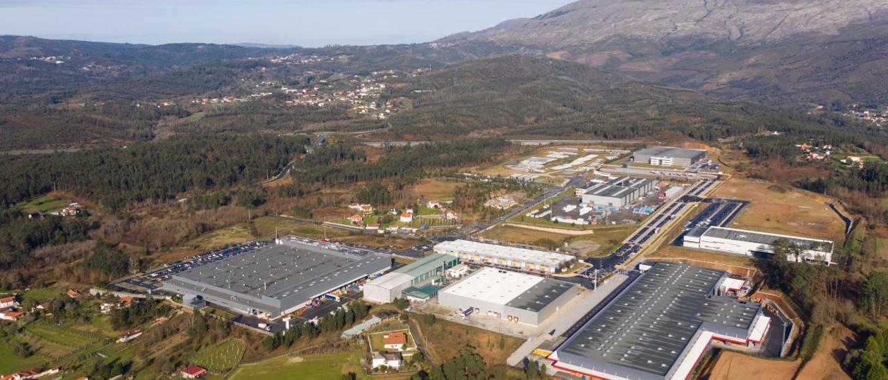 El parque de Lanheses acoge ya varias plantas de proveedores gallegos como Aludec y Valver.  // Nuno Cristino Ribeiro