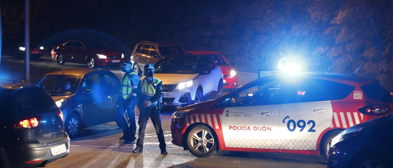 Control policial en Gijón.