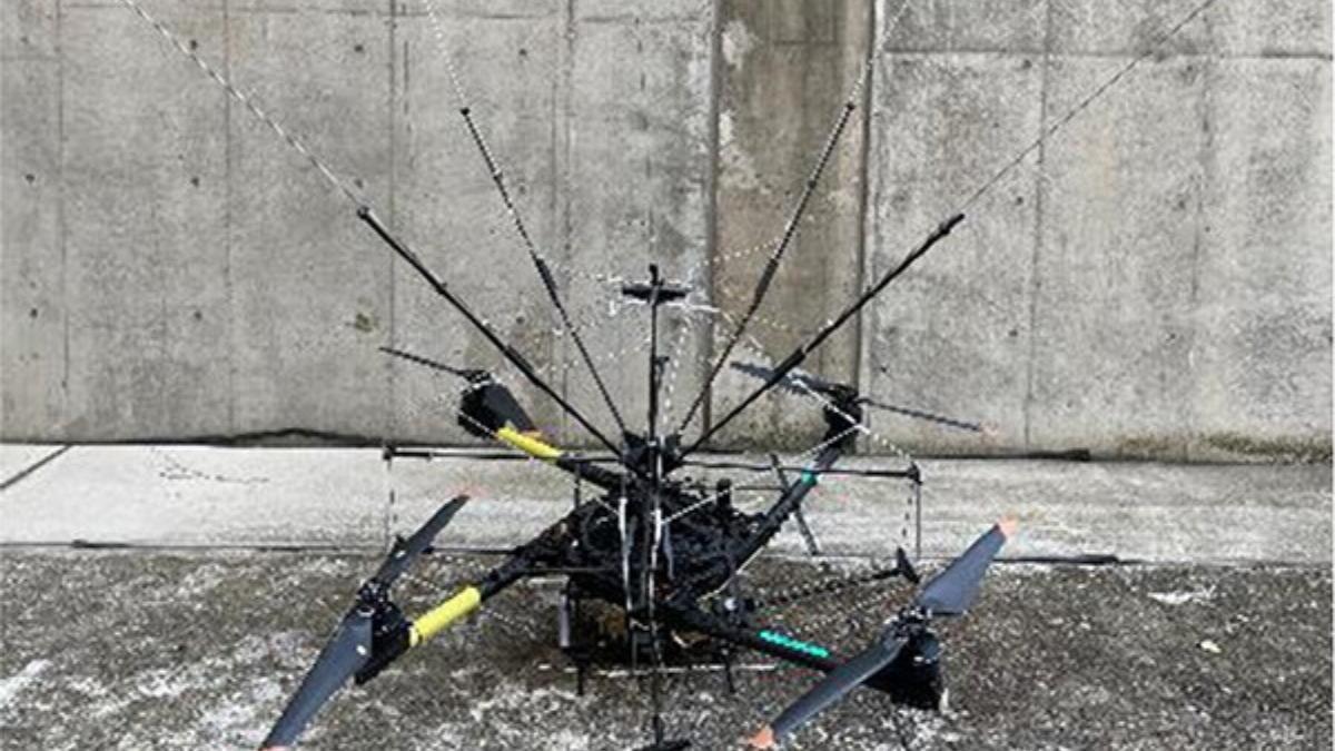 Drone de protección contra rayos de NTT.