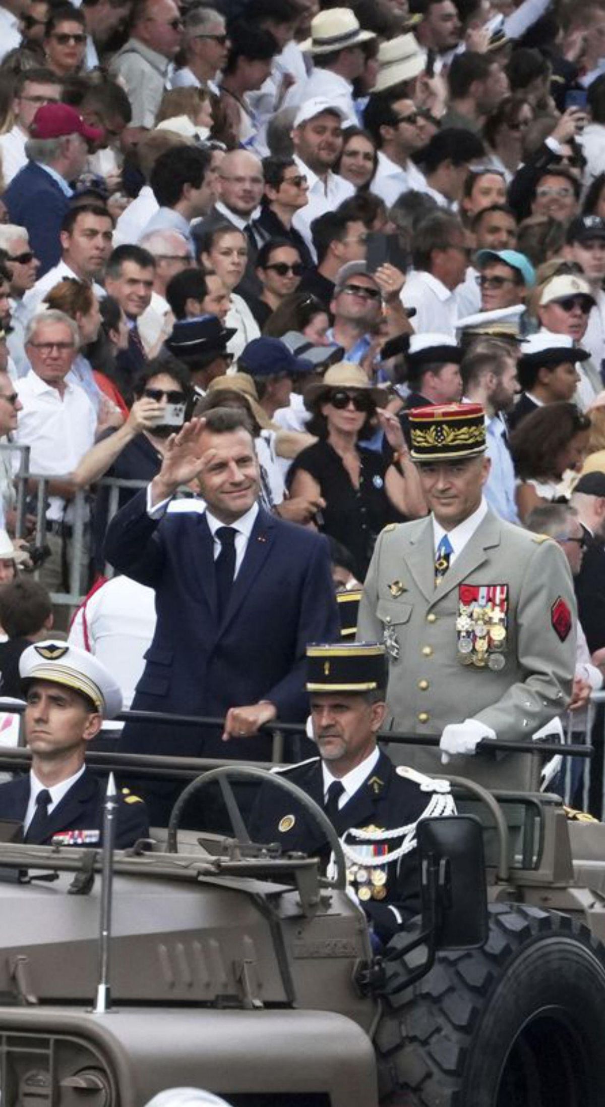 França exhibeix múscul militar i aliances en la desfilada del 14 de juliol França exhibeix múscul militar i aliances en la desfilada del 14 de juliol