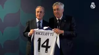 Florentino Pérez y Carlo Ancelotti posan juntos tras la victoria del Real Madrid en la Supercopa