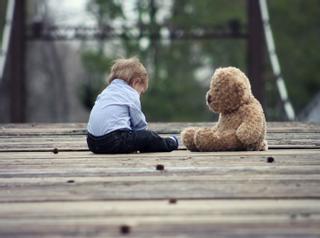 Está llorón, vuelve a hacerse pis, duerme mal... ¿cómo detectar problemas emocionales en niños?