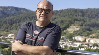 Alejandro Orfila Förster, director del Imedea: «Nuestros modelos predicen la desaparición de la posidonia en las islas a final de siglo»