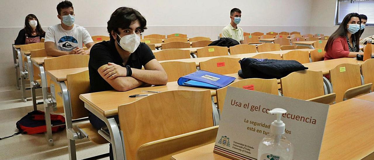 Estudiantes en una de las aulas de la Escuela Politécnica de Mieres. | Juan Plaza