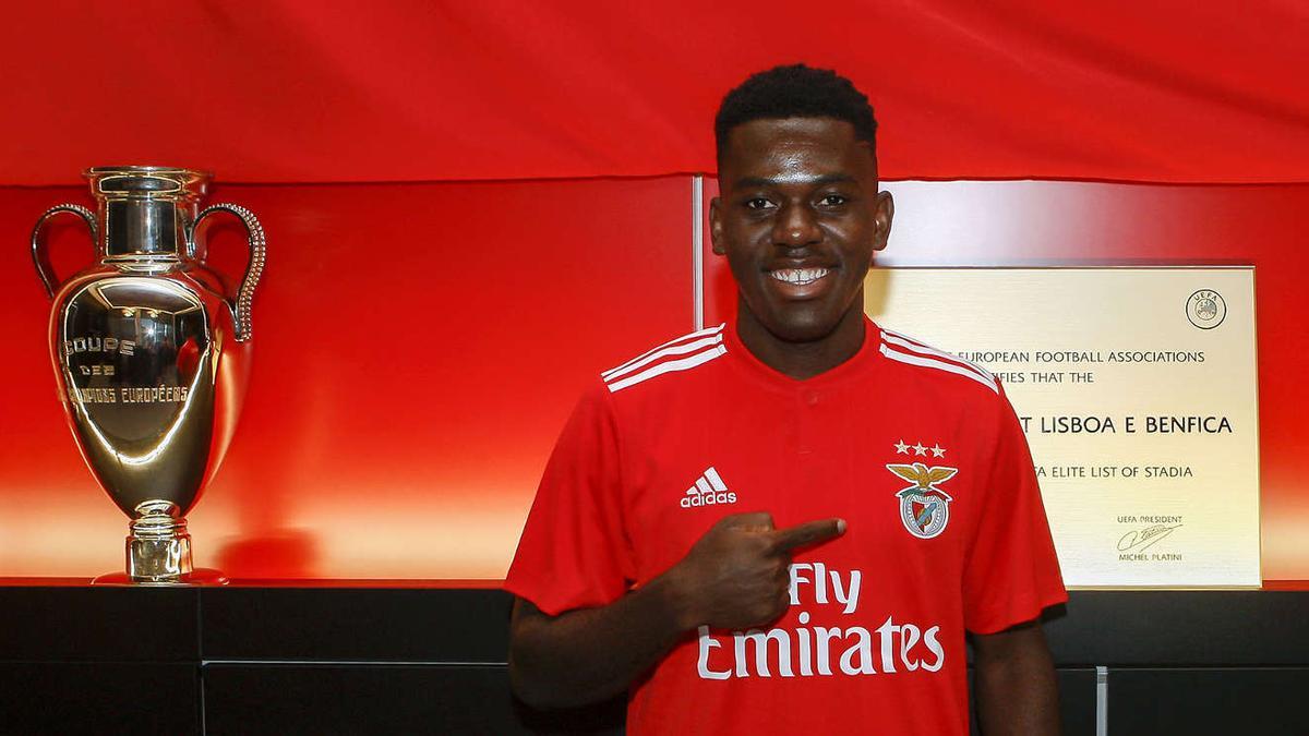 Pedro Paulo cuando fue anunciado por el Benfica
