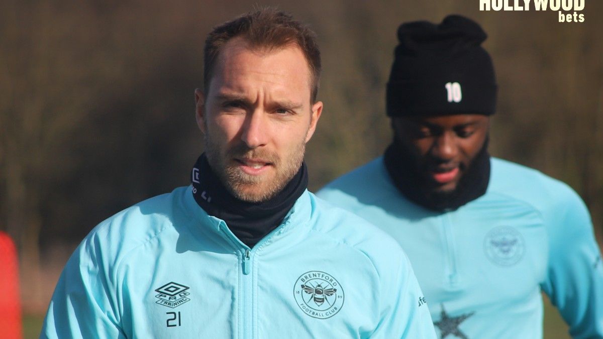 Christian Eriksen durante un entrenamiento con el Brentford FC