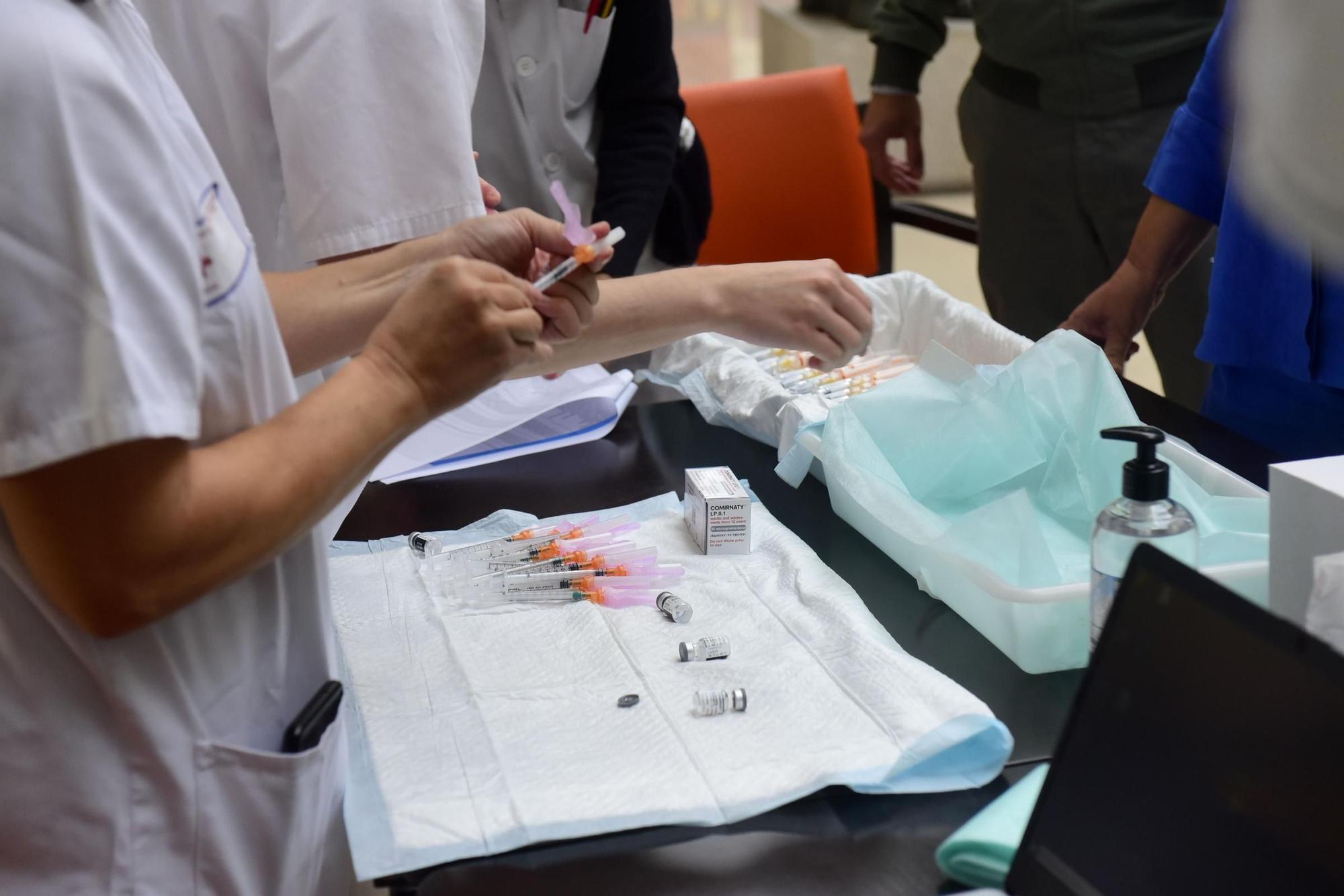Vacunación en la residencia Torrente Ballester