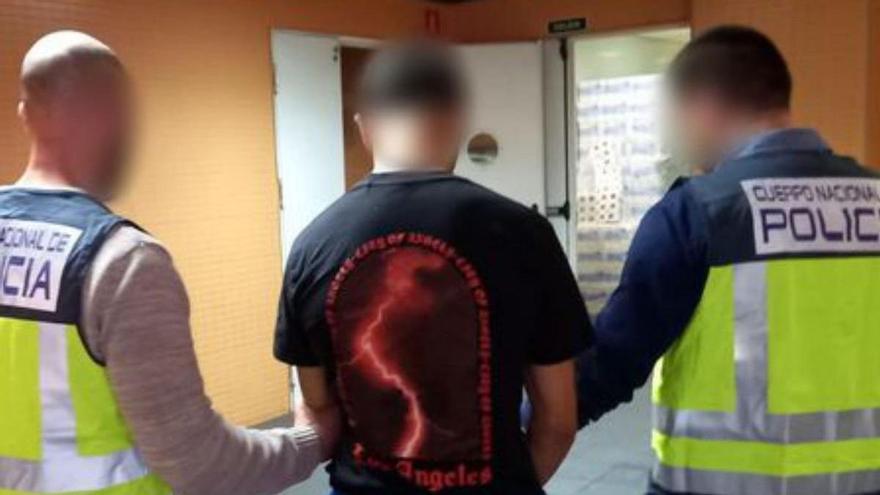 Un malagueño, víctima de sumisión química en Alicante para robarle