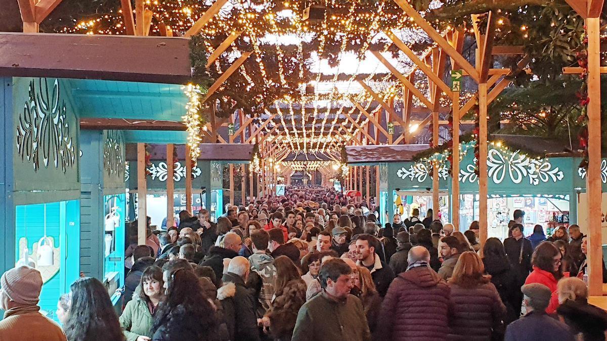 Foto de archivo del &quot;Cíes Market&quot; de la Alameda instalado en Navidad.