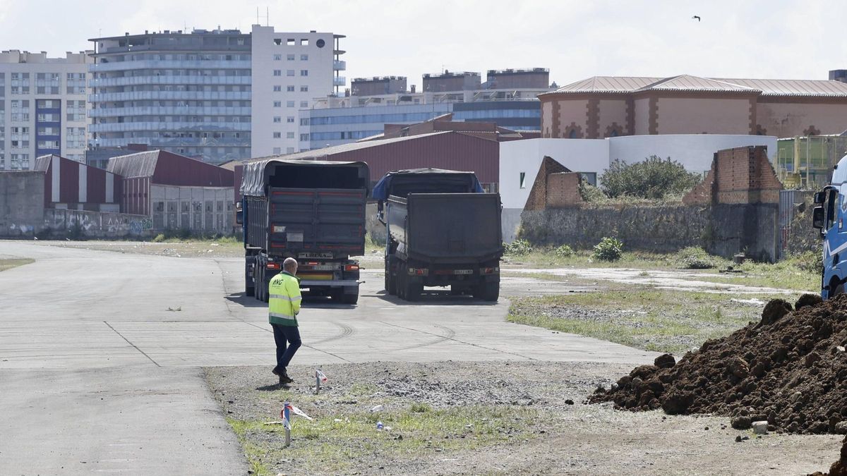 Obras de la adecuación provisional de Naval Gijón.