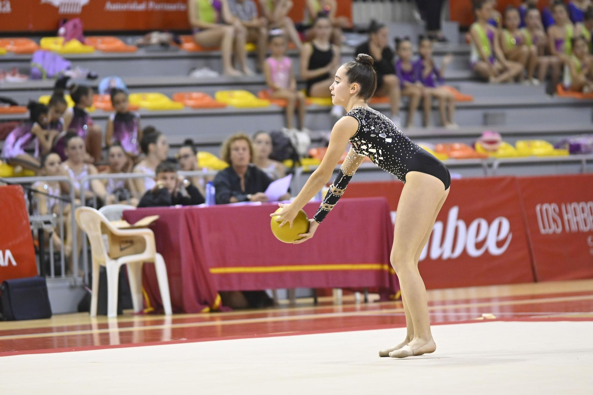 Encuentro de escuelas de gimnasia rítmica en el Palacio de los Deportes de Cartagena