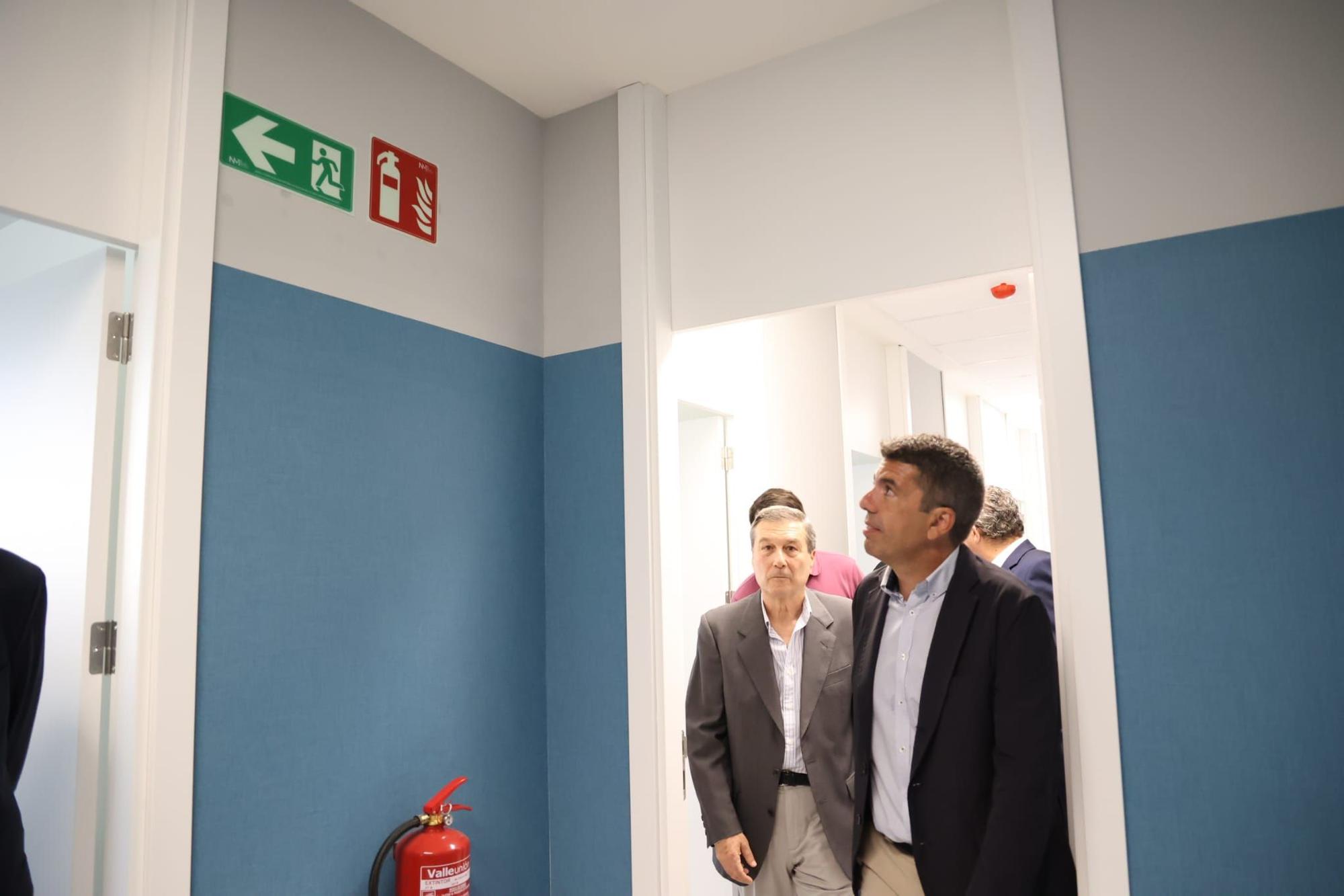Visita de Mazón al centro de salud Rincón de Loix en Benidorm