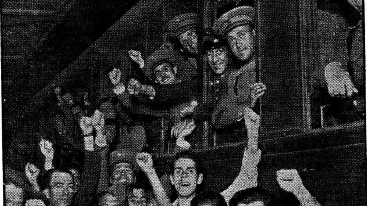 Carabineros partiendo al frente en agosto de 1936 en Cartagena.