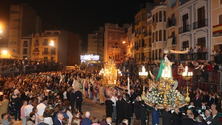 Onda se vuelca en la misa mayor y la procesión en el primer domingo de Fira